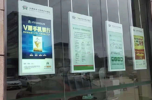 众裕橱窗双面屏广告机都有哪些好处？